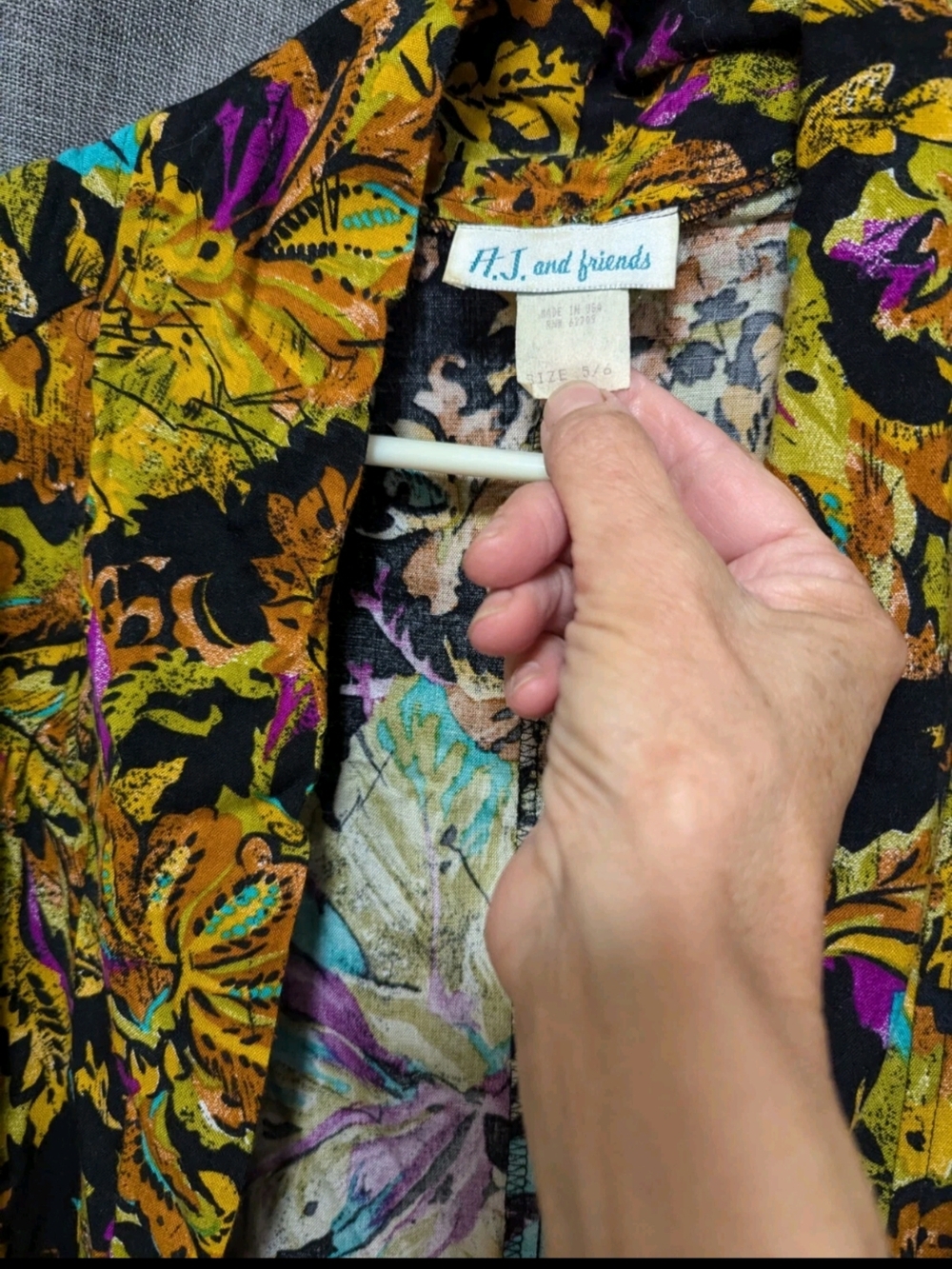 Oversized 80s Jacket And Top Abstract Graphic - Picture 3 of 9